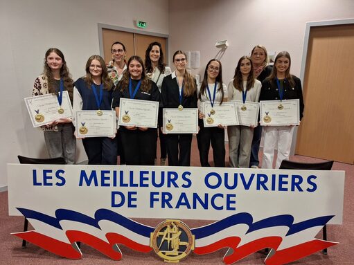 11 - lauréats MAF PARDÉ et leurs formateurs.jpg
